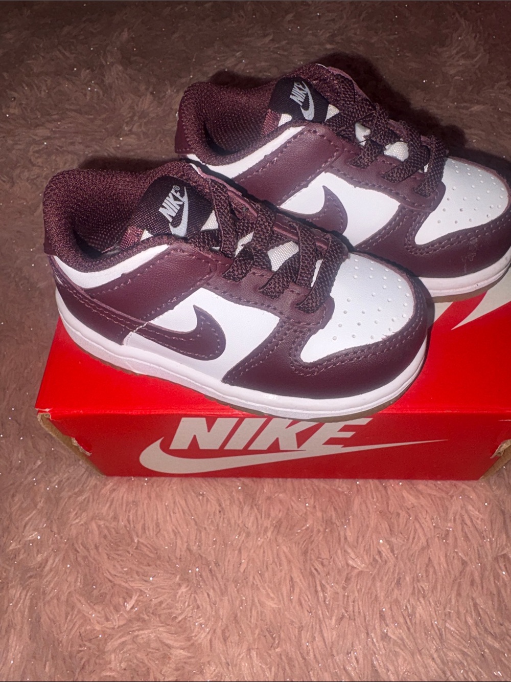 Nike Kids Low-Top Sneakers - Burgundy and White